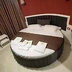 Aria Hotel 3*