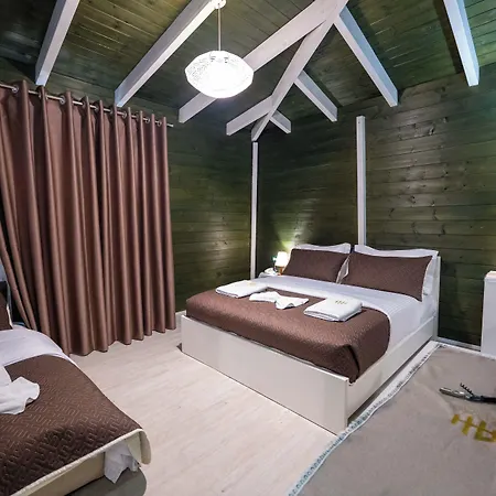 Aria Hotel 3*